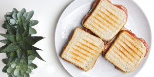Beitragsbild des Blogbeitrags Puszta Toast, Salami & Co einfach vereint zu einem Genuss, schnell gemacht und sau lecker! 