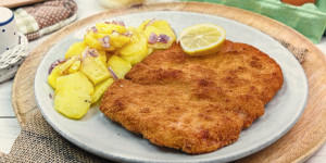 Beitragsbild des Blogbeitrags Wir stellen vor, das Surschnitzel, ein Gericht, das man kennen sollte! Fertig in 20 Minuten! 