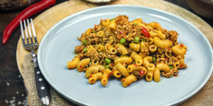 Beitragsbild des Blogbeitrags Ajvar Hack Pasta, einfach würzig, schnell gemacht, fertig in 25 Minuten! So schmeckts!