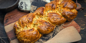 Beitragsbild des Blogbeitrags Dinkel Hefezopf, der süße Genuss, in ca. 60 Minuten fertig! Genial einfach gemacht!