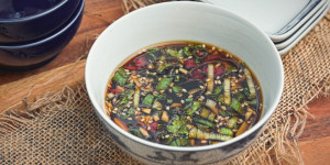 Beitragsbild des Blogbeitrags Asiatischer Soja Dip, einfach, schmackhaft und fertig in 10 Minuten! So geht es schnell