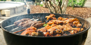 Beitragsbild des Blogbeitrags Angrillen Ideen für die erste Glut am 1. Mai, Familientradition mit einfachem Grillgut! 