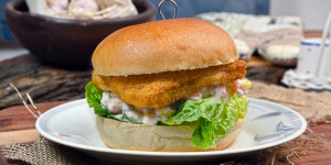 Beitragsbild des Blogbeitrags Schneller Fischburger, es geht ganz einfach, fertig in 20 Minuten, ein Baukasten!