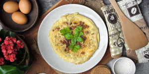 Beitragsbild des Blogbeitrags Herzhafter Kaiserschmarrn, mit Pilzen und Co, einfach in 30 Minuten gemacht, mega!