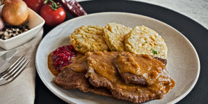 Beitragsbild des Blogbeitrags Esterhazy Schnitzel, 100% auf unsere Art, einfach schmackhaft durch die freien Tage!