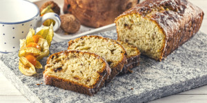 Beitragsbild des Blogbeitrags Nussriegel Kuchen, nimm was du hast und zaubere daraus ein süßes Wunderwerk