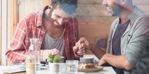 Beitragsbild des Blogbeitrags Gay Vienna - Wohin zum Kuchen essen und Drinks schlürfen? 