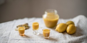 Beitragsbild des Blogbeitrags How To: Ingwer- und Kurkuma-Shot