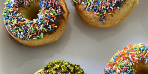 Beitragsbild des Blogbeitrags Donuts mit Streuseln 