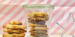 Beitragsbild des Blogbeitrags Survival Tipps: Kekse Backen mit Kindern & das beste Butterkeks Rezept ever 