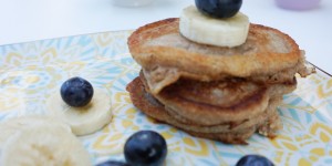 Beitragsbild des Blogbeitrags Kochen für Babies | BLW Rezept | Vegane Pancakes 