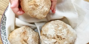 Beitragsbild des Blogbeitrags Rezept | Brötchen selber backen mit nur 4 Zutaten 