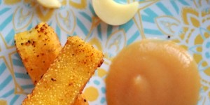 Beitragsbild des Blogbeitrags BLW Rezept & gesunder Snack | Polenta-Käse-Sticks