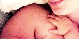 Beitragsbild des Blogbeitrags Eine Stillgeschichte | eine Mama erzählt ihre zwei Geschichten vom Stillen