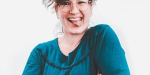 Beitragsbild des Blogbeitrags Fair & nachhaltig Kleidung einkaufen | Was bedeutet das? Welche Zertifikate gibt es?