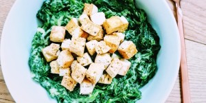 Beitragsbild des Blogbeitrags Keto-vegane Rezepte (Creme-Spinat mit knusprigem Tofu und Overnight Oats) 