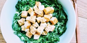 Beitragsbild des Blogbeitrags Keto-vegane Rezepte (Creme-Spinat mit knusprigem Tofu und Overnight Oats)