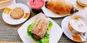 Beitragsbild des Blogbeitrags Denn´s Biomarkt – vegan frühstücken in Wien