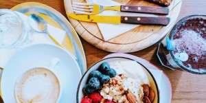 Beitragsbild des Blogbeitrags Café Allgemein – vegan frühstücken in Wien 