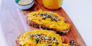 Beitragsbild des Blogbeitrags Kürbis-Erdnuss-Aufstrich – vegane Rezepte proteinreich 