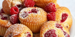 Beitragsbild des Blogbeitrags Friands mit Himbeeren