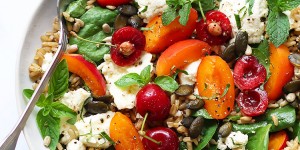 Beitragsbild des Blogbeitrags Sommersalat mit Früchten