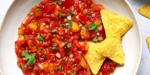 Beitragsbild des Blogbeitrags Fermentierte Tomaten Pfirsich Salsa – fertig in 2 Tagen