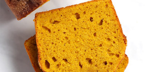 Beitragsbild des Blogbeitrags Pumpkin Bread – Saftiger Kürbiskuchen