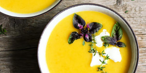 Beitragsbild des Blogbeitrags Cremige Gemüsesuppe (3 Zutaten)