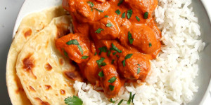 Beitragsbild des Blogbeitrags Schnelles Butter Chicken + Buch gewinnen