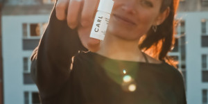Beitragsbild des Blogbeitrags CBD ÖL VON CARL