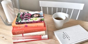Beitragsbild des Blogbeitrags FYT Essentials: 7 Lieblingsbücher für Yoga, Faszien, Yin & Yang