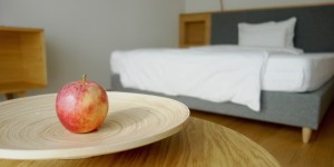 Beitragsbild des Blogbeitrags Tested by FYT: Hotel Schwarzschmied in Lana, Südtirol – Wo Lebenskunst auf minimalistisches Design, Slow Food und Yoga trifft 