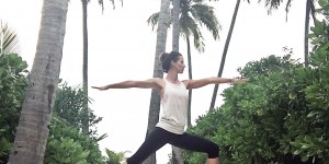 Beitragsbild des Blogbeitrags YOGA & REISEN: 8 kostenlose YouTube Yogavideos für unterwegs 