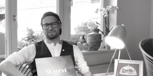 Beitragsbild des Blogbeitrags Robert Buchberger – Geschäftsführer der Fleischerei Buchberger – „Wurst in fünf Akten“