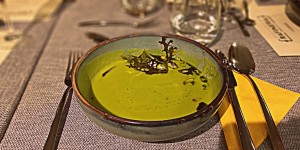 Beitragsbild des Blogbeitrags Bunte und leckere Rezepte mit der wilden Platterbse