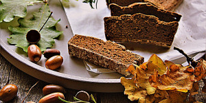 Beitragsbild des Blogbeitrags Mit dem Eichel- Thymian Brot den Herbstwald schmecken