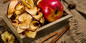 Beitragsbild des Blogbeitrags Gesundes Naschen Teil 3 - getrocknete Apfelringe 