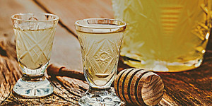 Beitragsbild des Blogbeitrags Birkenwasser Met - ein alter Heiltrank