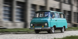 Beitragsbild des Blogbeitrags Im Rückspiegel: Der Skoda 1203 erschien im Schatten des Prager Frühlings 