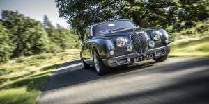 Beitragsbild des Blogbeitrags Jaguar Mark 2 und Land Rover Discovery beim Schloss Dyck 