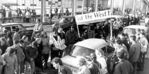 Beitragsbild des Blogbeitrags Historie und Histörchen zum Mauerfall: 'Da, die Tintenpisser!'