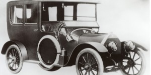 Beitragsbild des Blogbeitrags Mitsubishi Model A in die 'Hall of Fame' aufgenommen