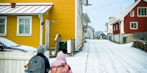 Beitragsbild des Blogbeitrags Der erste Schnee ist gefallen + Schau rein in unser Esszimmer
