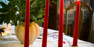 Beitragsbild des Blogbeitrags Wenn das erste Lichtlein brennt, ist die Tür zu Weihnachten ein Spalt weit offen