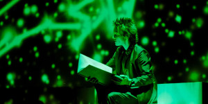 Beitragsbild des Blogbeitrags Laurie Anderson: Erschaffen, Entwickeln, Erleben