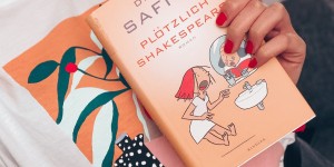 Beitragsbild des Blogbeitrags Rezension – Plötzlich Shakespeare