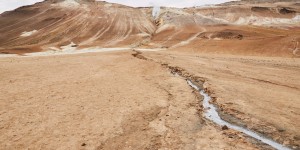Beitragsbild des Blogbeitrags Námafjall & Hverir – wie auf einem fremden Planeten