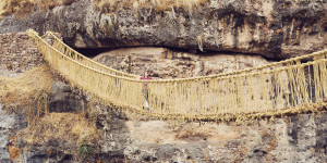 Beitragsbild des Blogbeitrags Die Qeswachaka Rope Bridge in Peru 