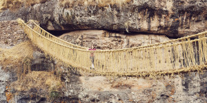 Beitragsbild des Blogbeitrags Die Qeswachaka Rope Bridge in Peru